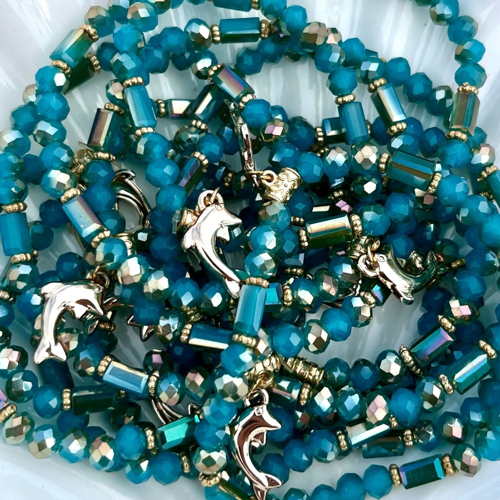 Blue Glass Beaded Bracelets With Dolphin Charm NWOT